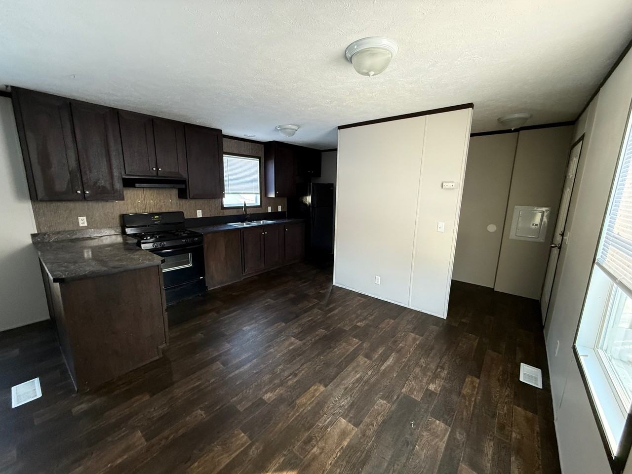 247 Timber Ln - Photo 3 of 10