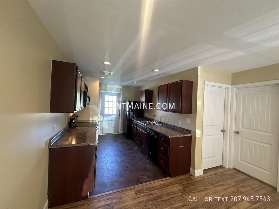 31 Basketball Ct - Photo 3 of 19