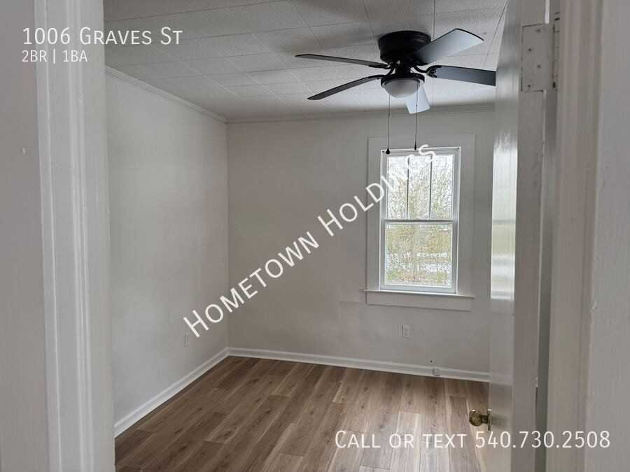 1006 Graves St - Photo 6 of 7