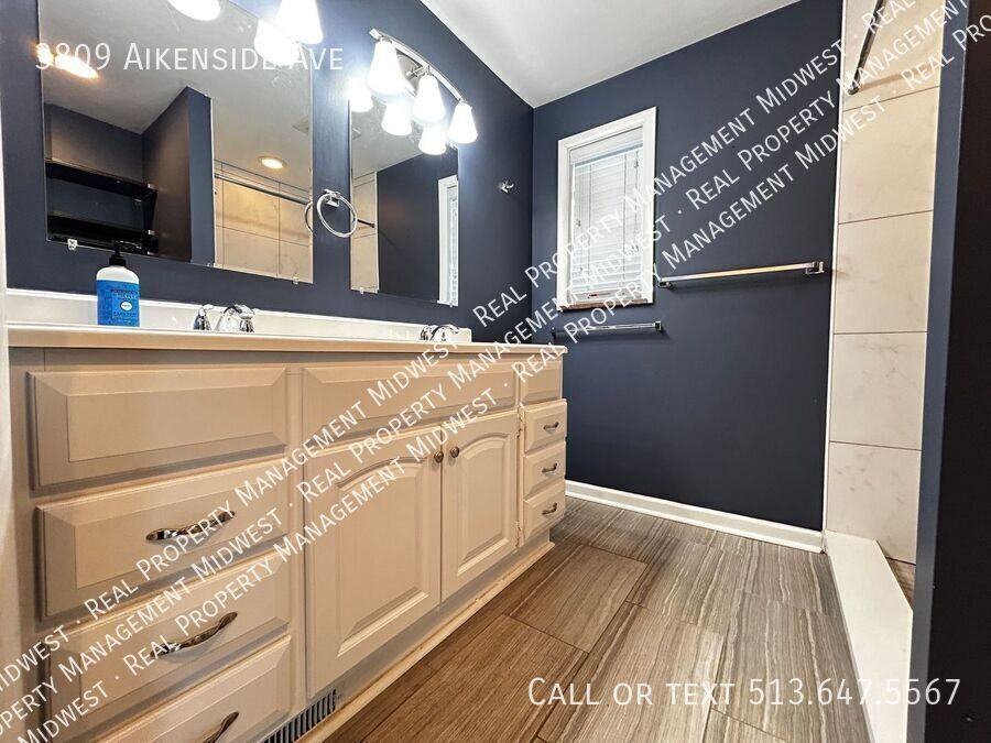 3809 Aikenside Ave - Photo 3 of 23