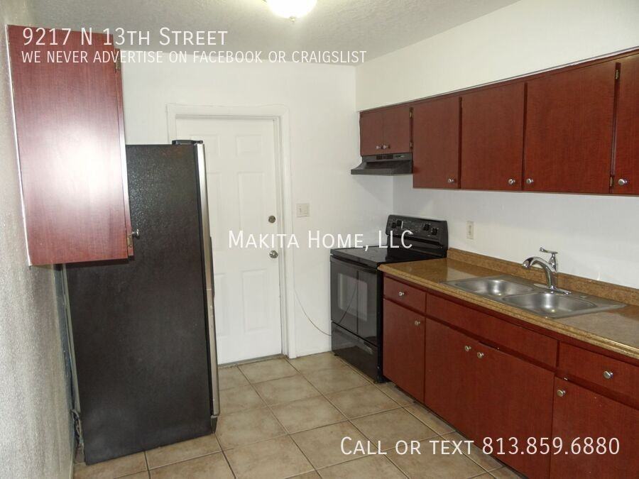 9217 N 13th St - Photo 4 of 12