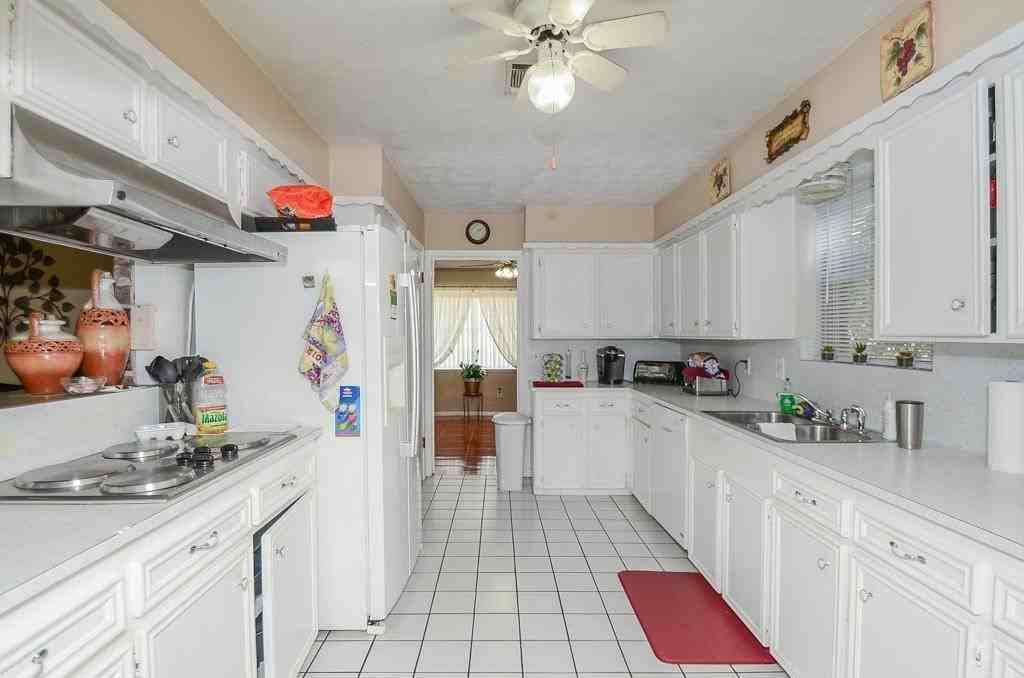 9331 Meaux Dr #9331 - Photo 3 of 26