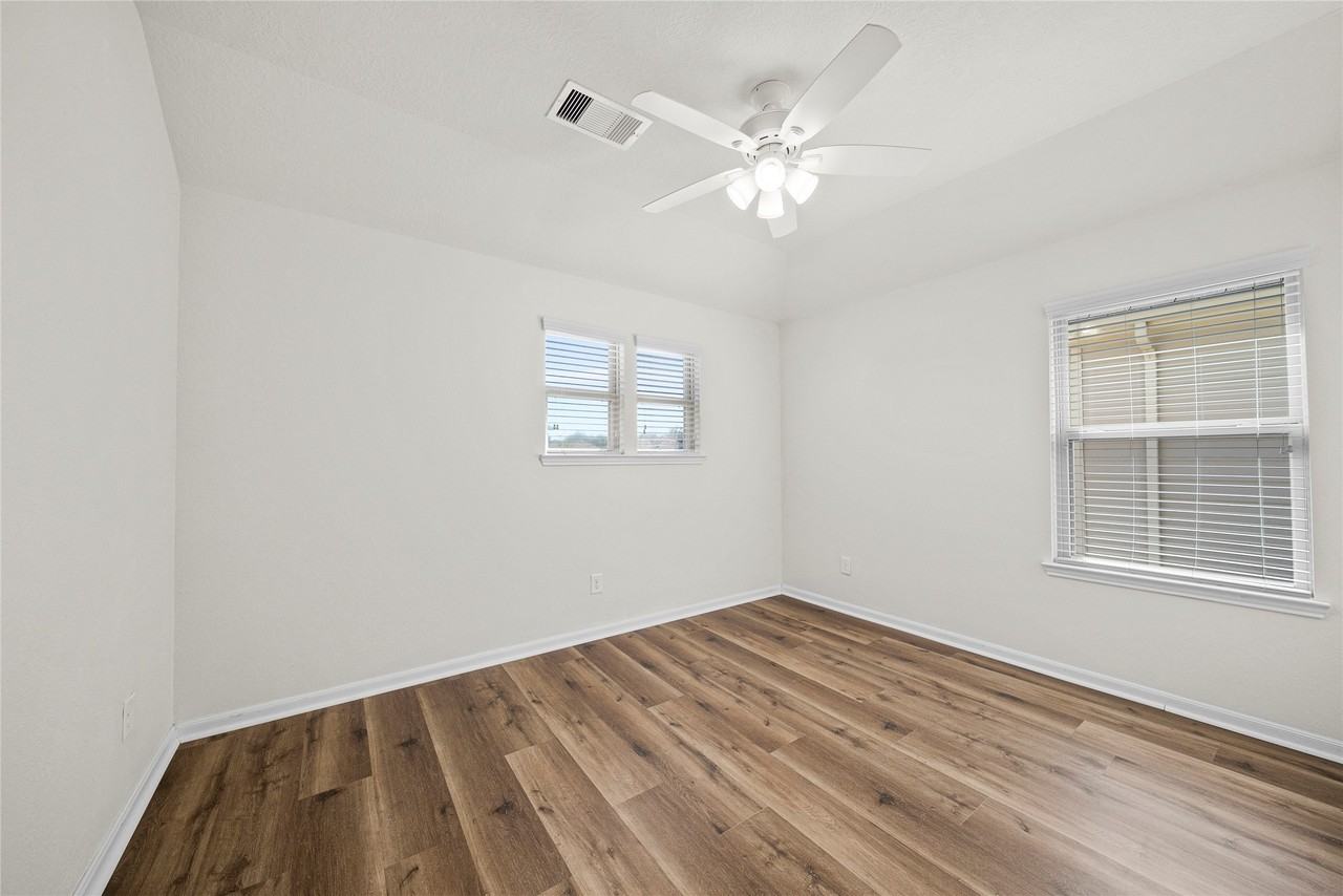 5815 River Timber Trl #5815 - Photo 3 of 27