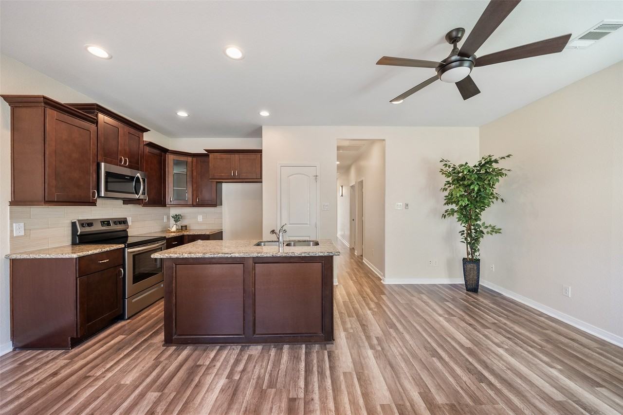 16721 Stonefield #16721 - Photo 6 of 25