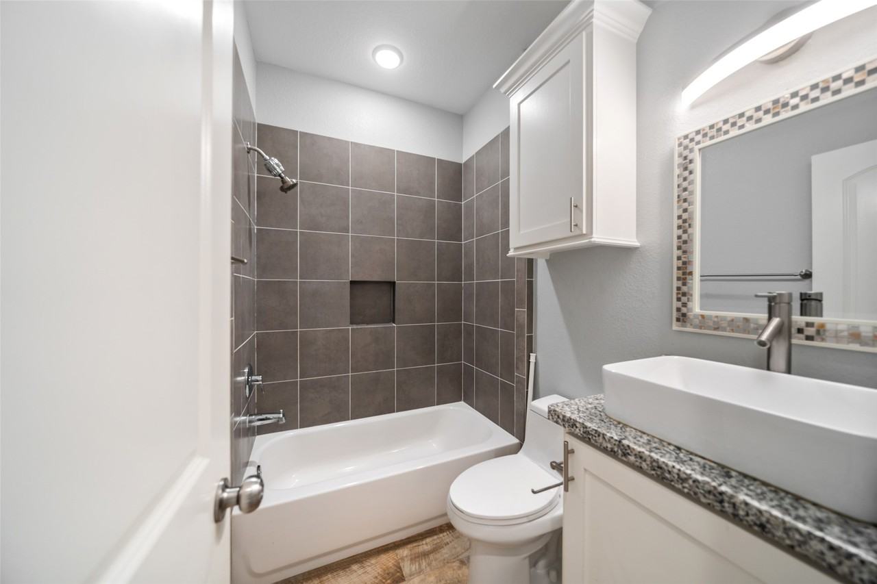 16928 Kempwood #16928 - Photo 3 of 20