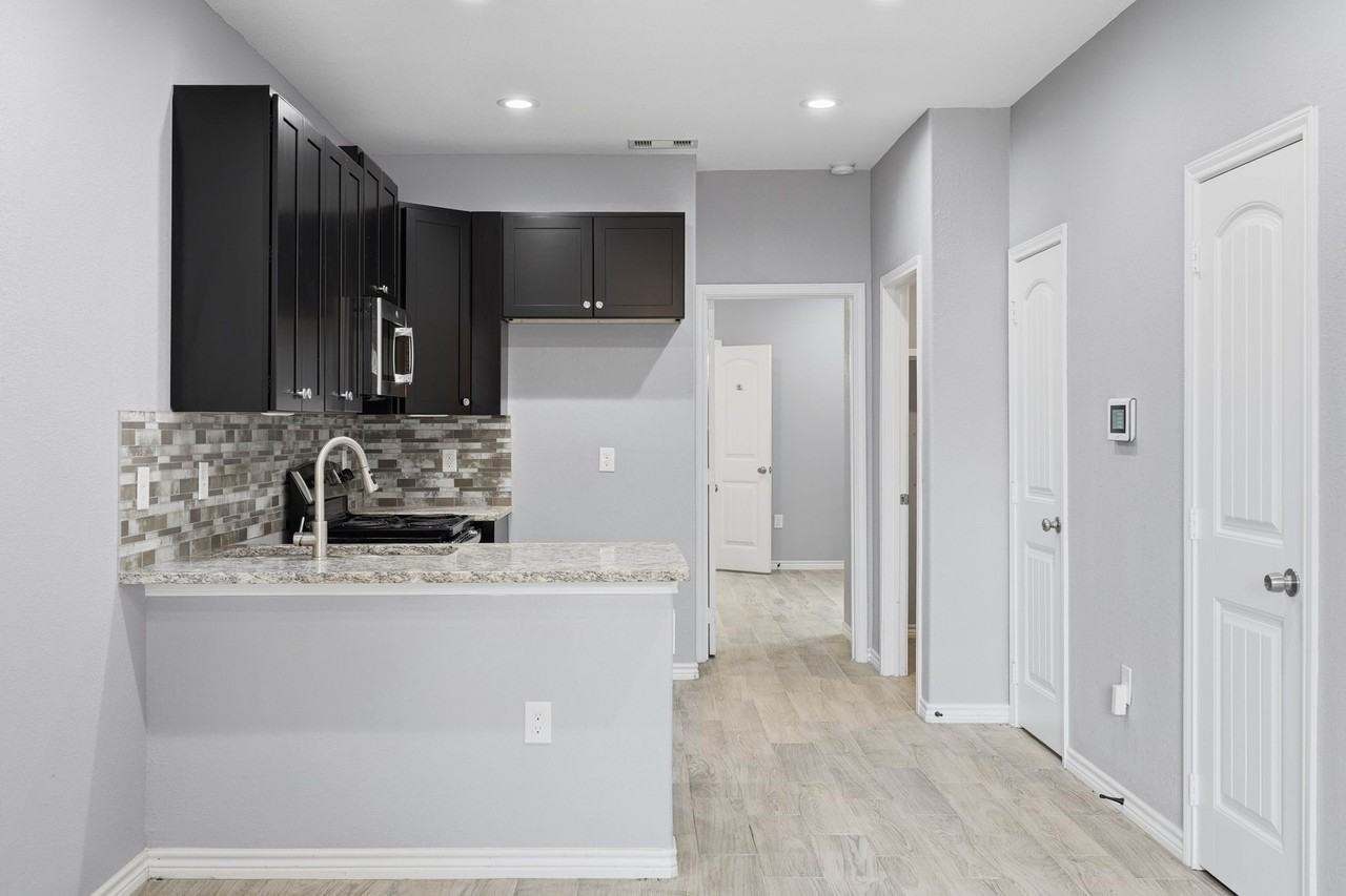 16680 E Ivanhoe #16680 - Photo 3 of 32