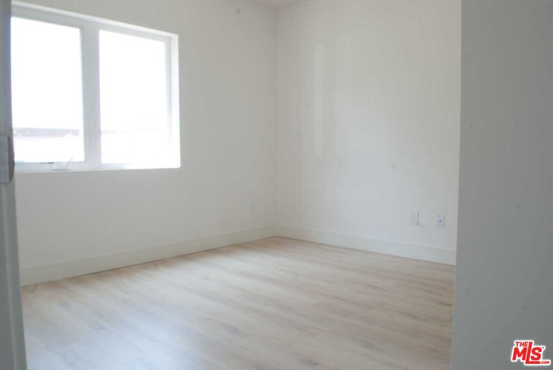 5015 1/2 Marathon St #5015 - Photo 6 of 15