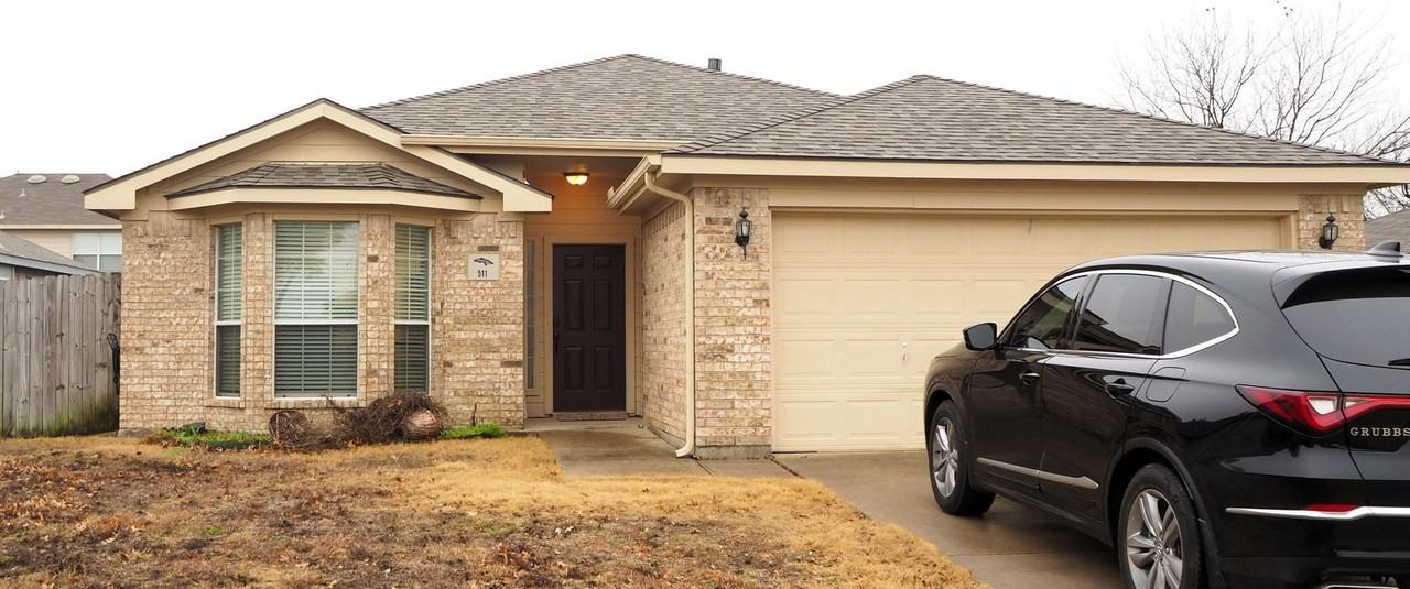 511 Lonestar Park Ln - Photo 2 of 25