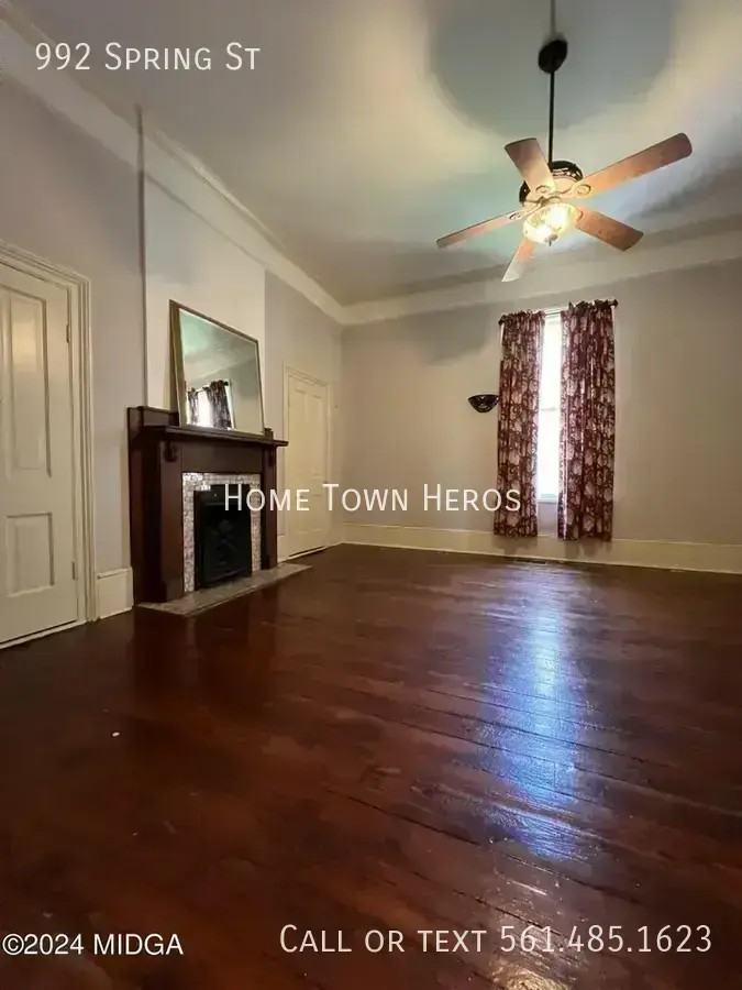 992 Spring St - Photo 7 of 11