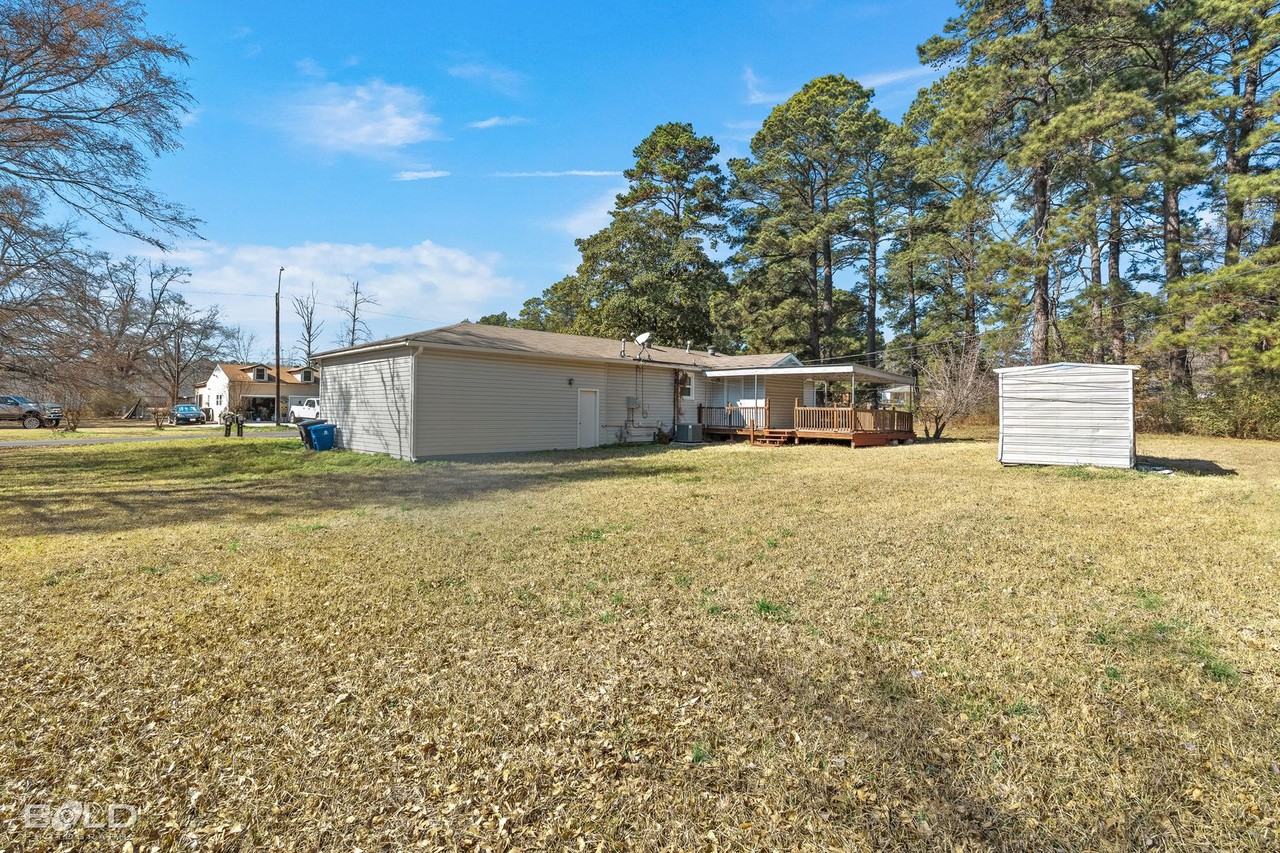 6863 Washington Ln - Photo 3 of 35