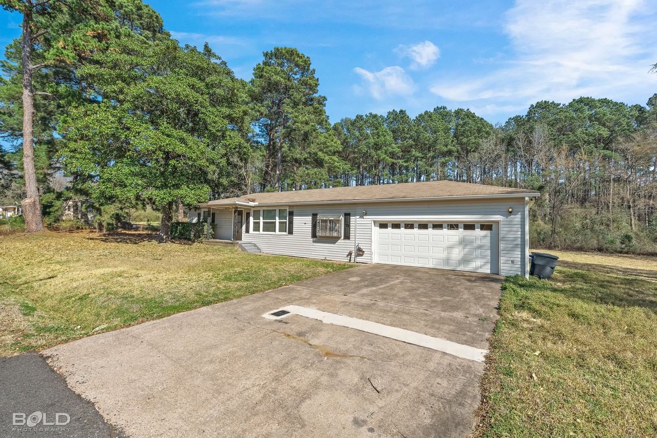 6863 Washington Ln - Photo 5 of 35