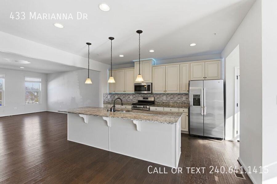 433 Marianna Dr - Photo 3 of 25