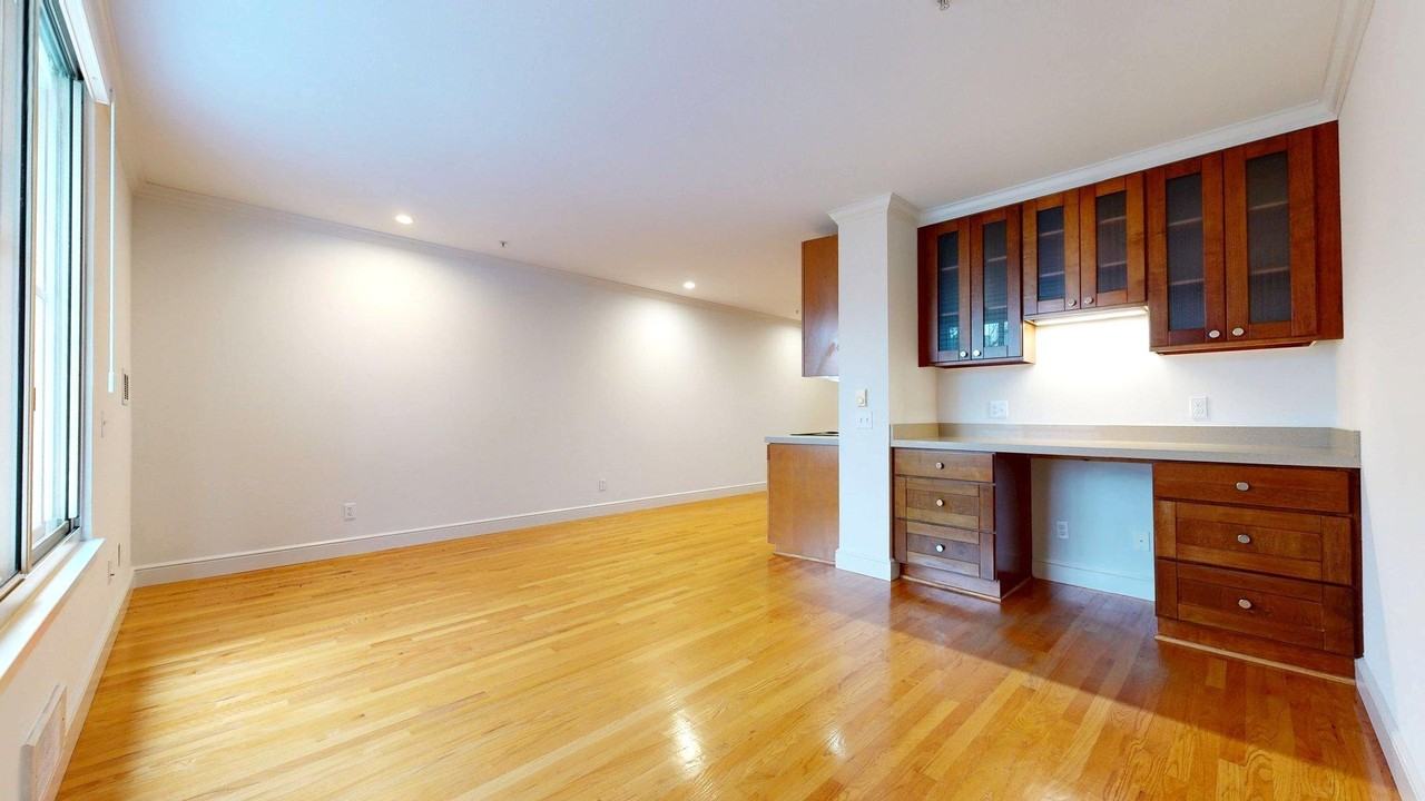 3322 Buchanan St #210 - Photo 4 of 20