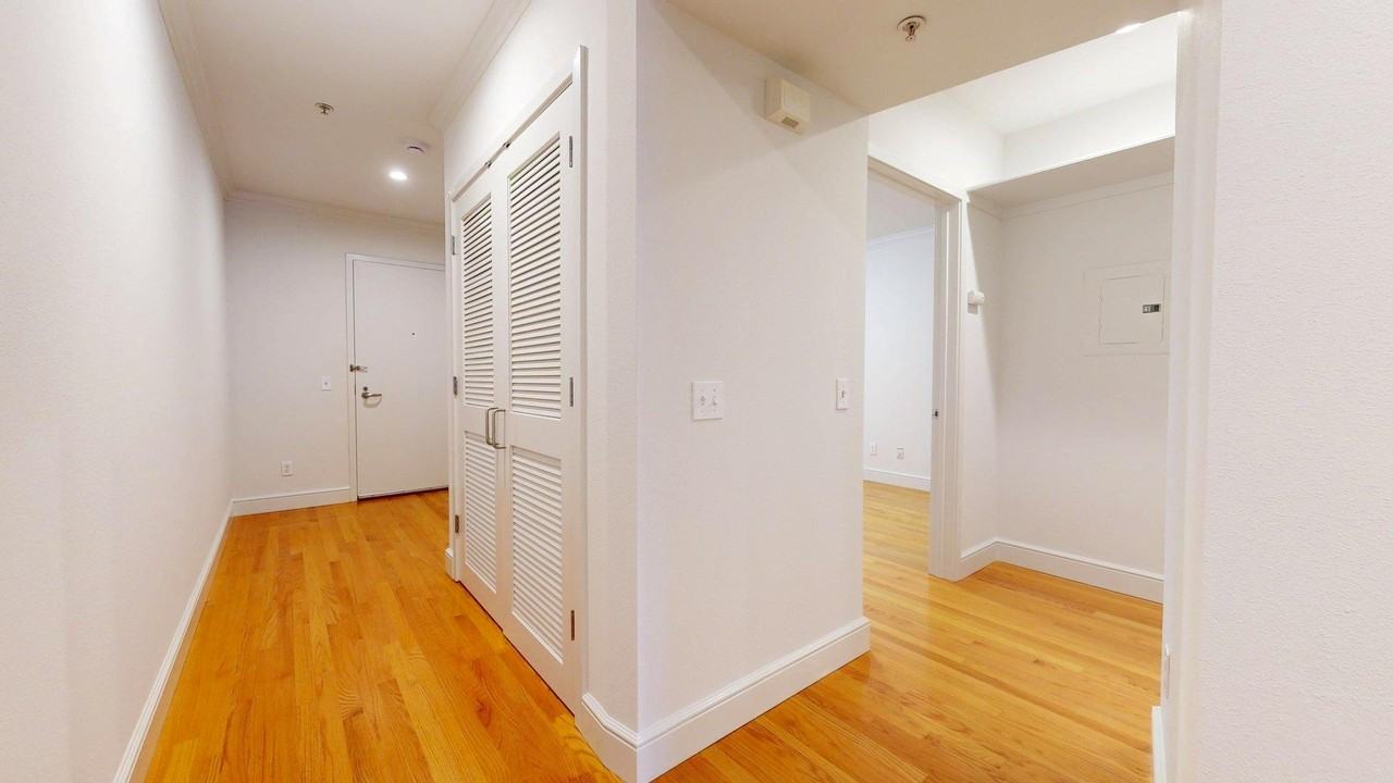 3322 Buchanan St #210 - Photo 7 of 20