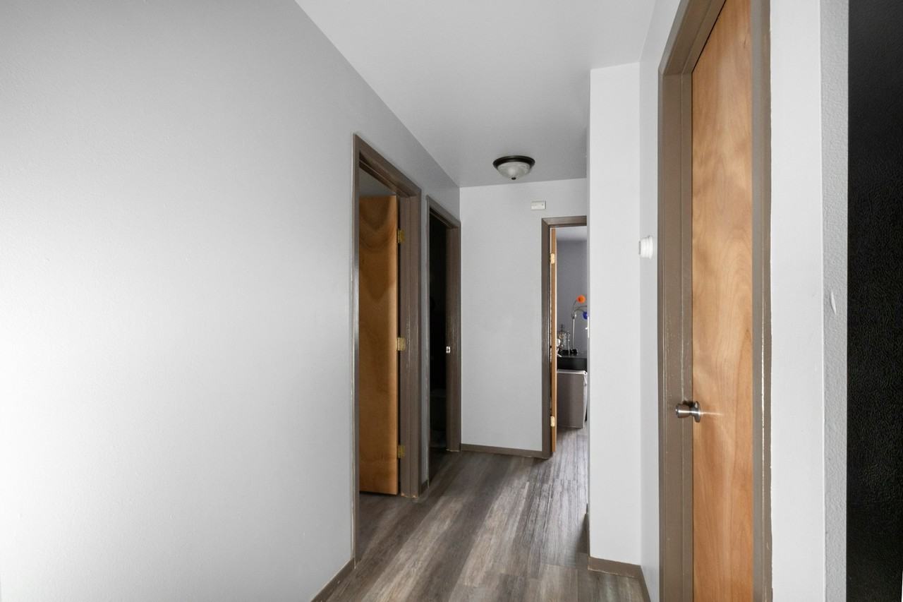 271 Shannon Court, Unit 1 - Photo 6 of 27