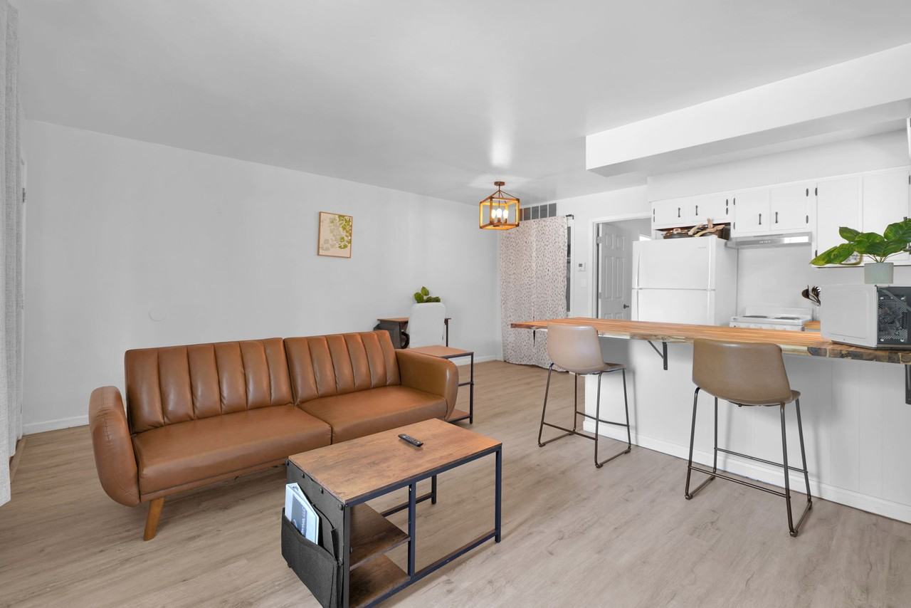 406 Edgar St #4 - Photo 5 of 17