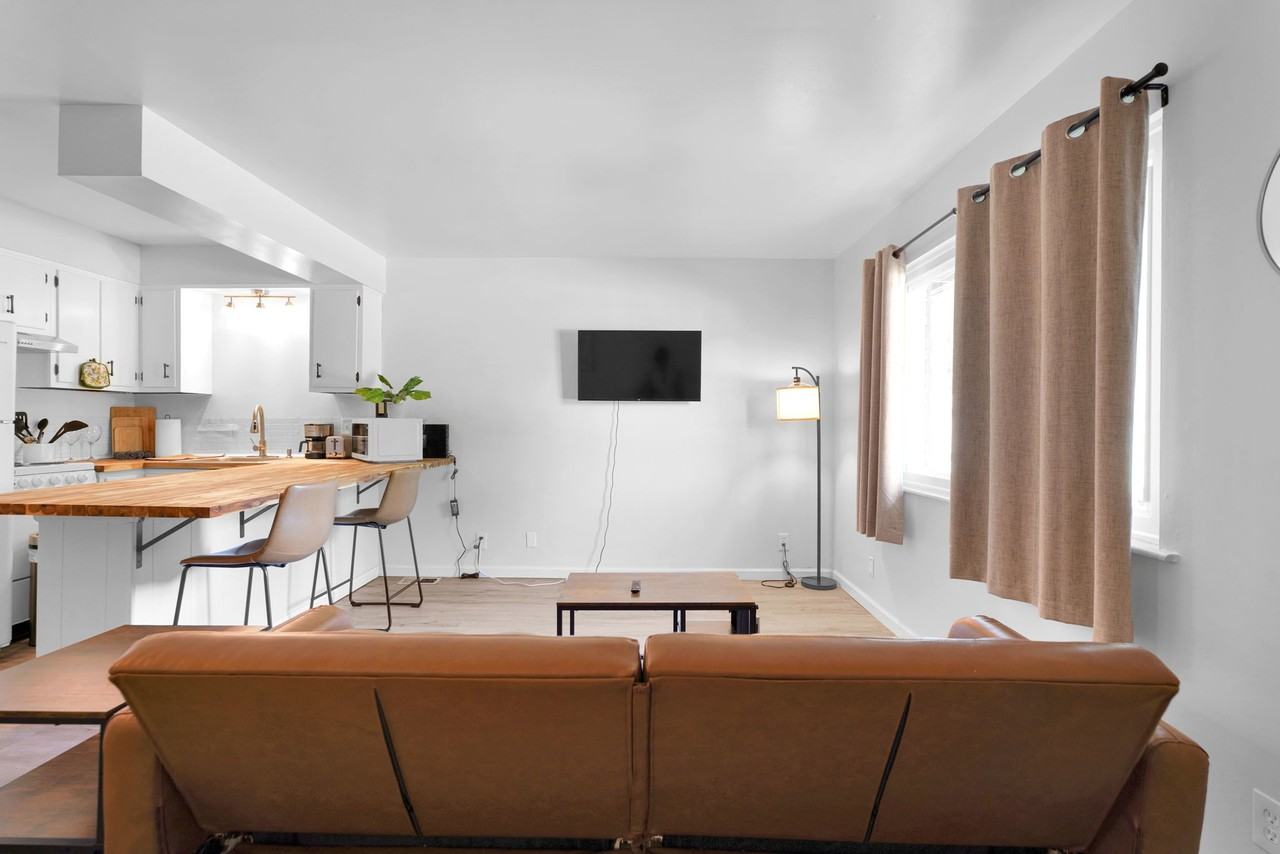 406 Edgar St #4 - Photo 6 of 17