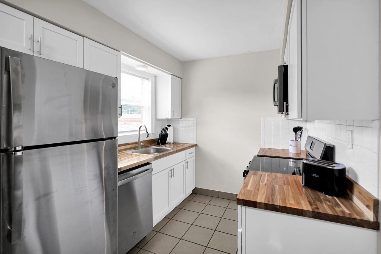 625 Village Ln #B - Photo 4 of 18