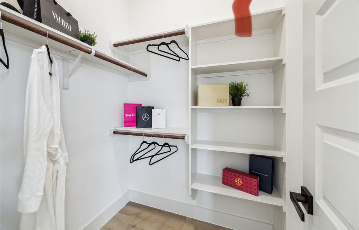 415 Clearwater St #A - Photo 2 of 8