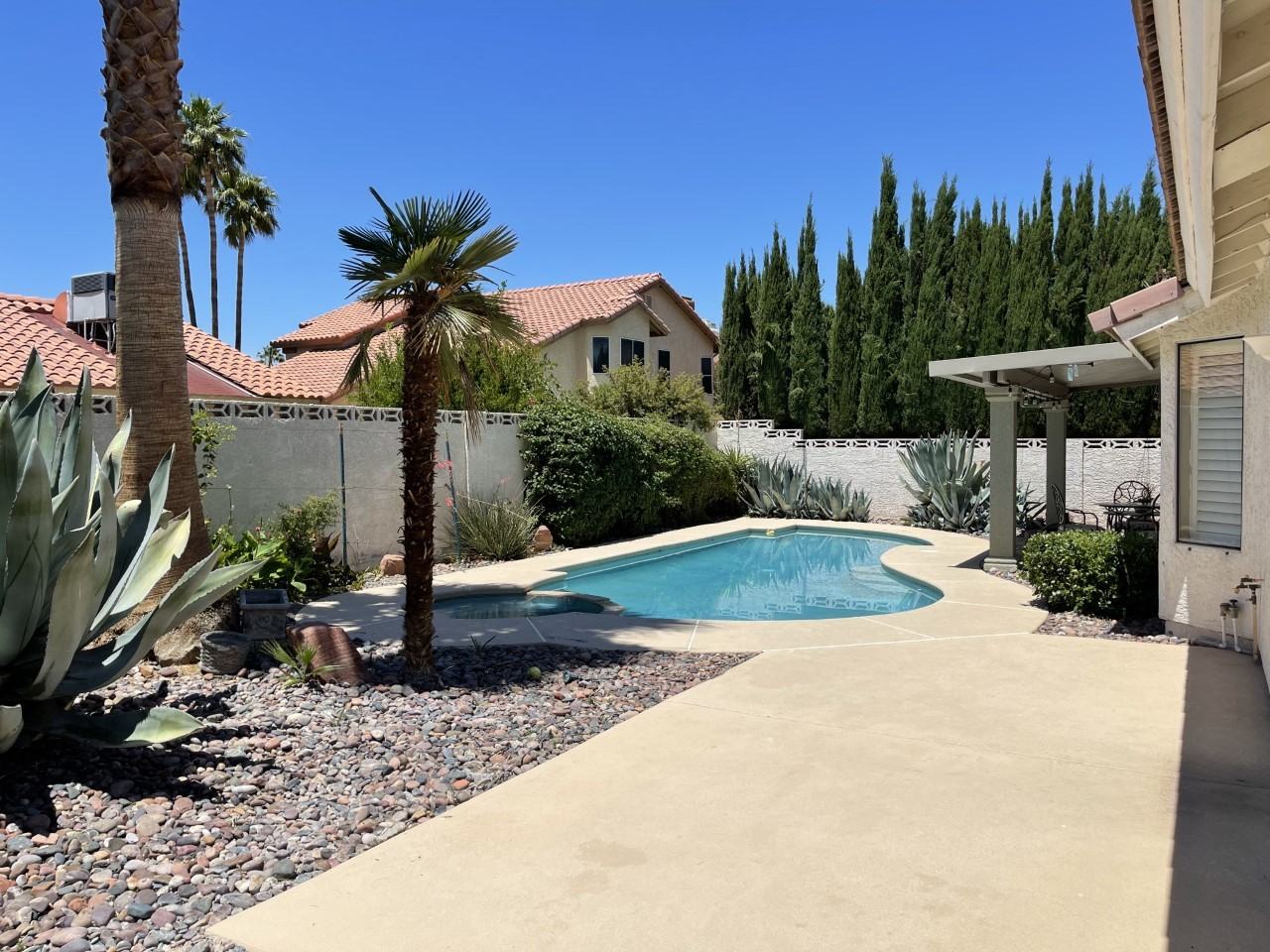 137 Weatherstone Dr #NA - Photo 5 of 20