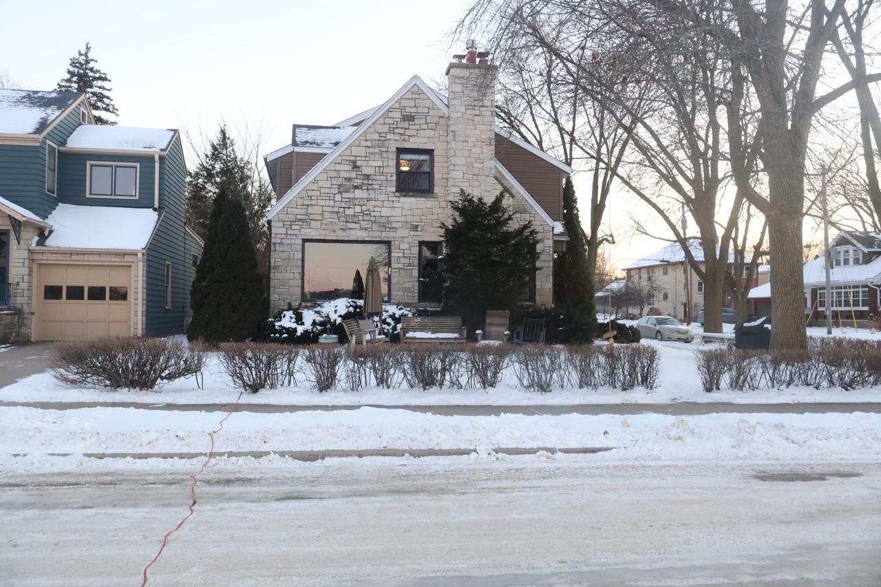 637 S Shore Dr #NA - Photo 2 of 17