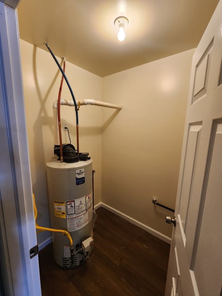 144 Warren St #1 - Photo 4 of 9