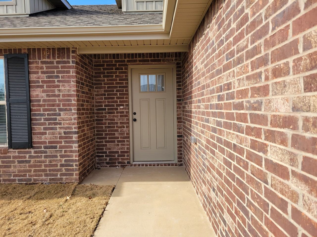 923 N Labrador Ave #NA - Photo 2 of 16