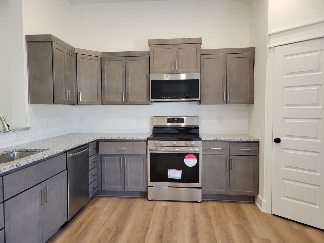 923 N Labrador Ave #NA - Photo 6 of 16