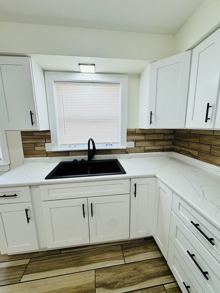 14547 Doctor M.l.k. Jr Dr #5 - Photo 6 of 8