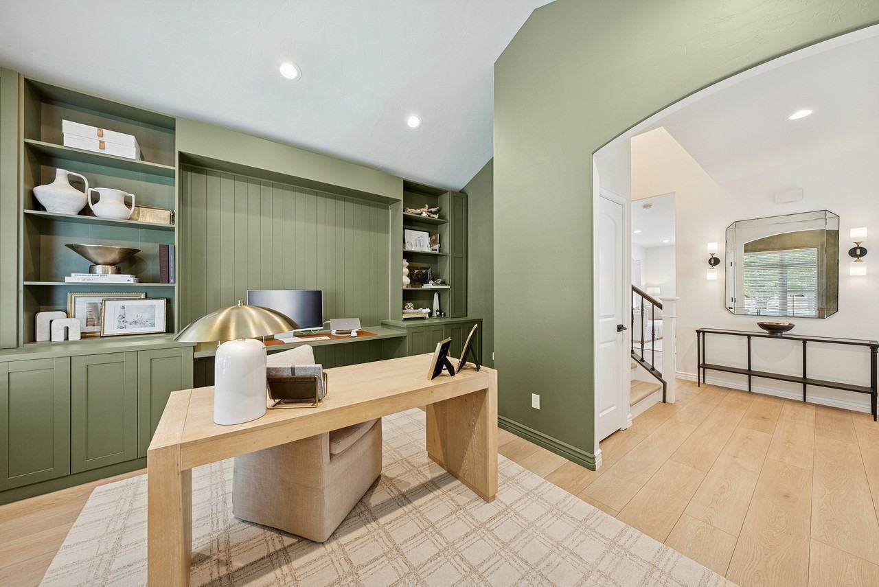 7256 Whitecrest Way - Photo 6 of 25