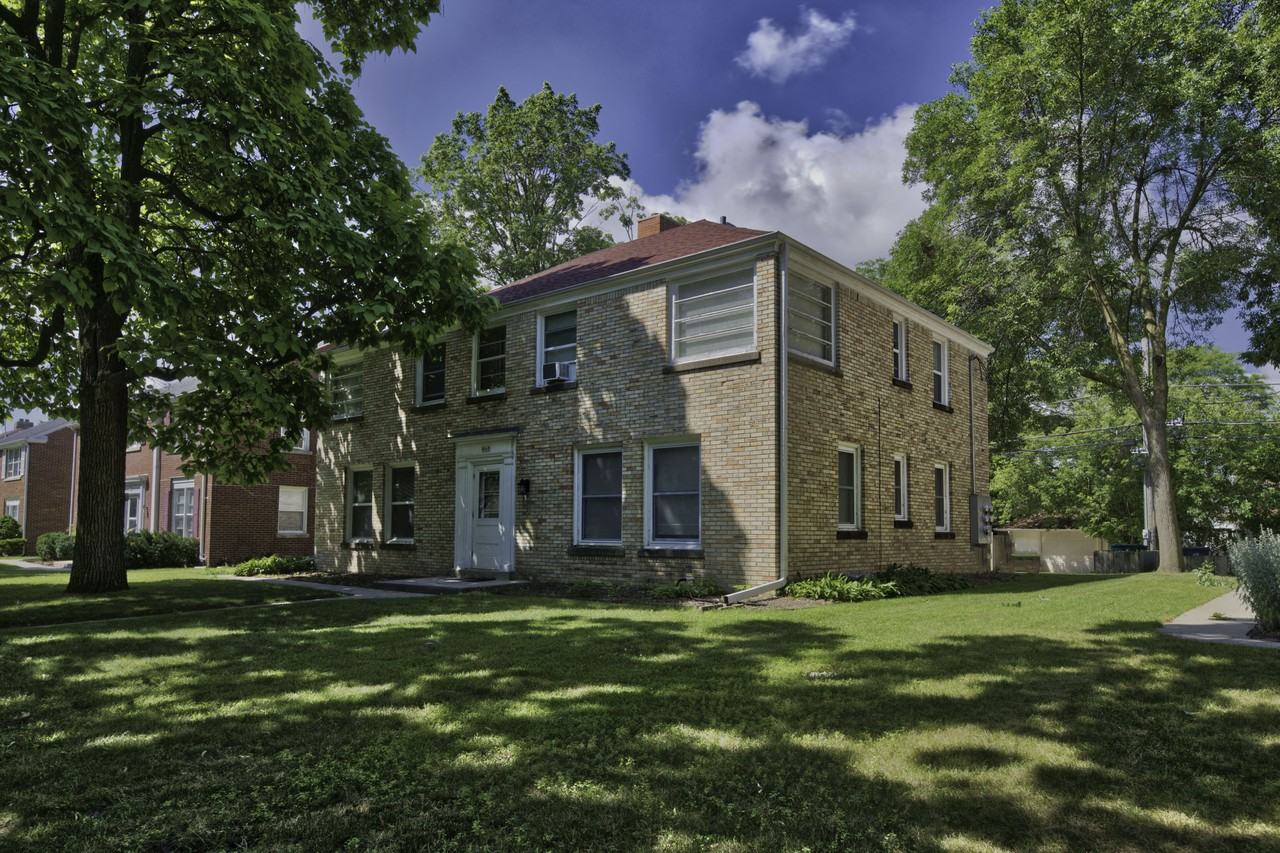 4865 N Mohawk Ave #2 - Photo 2 of 13