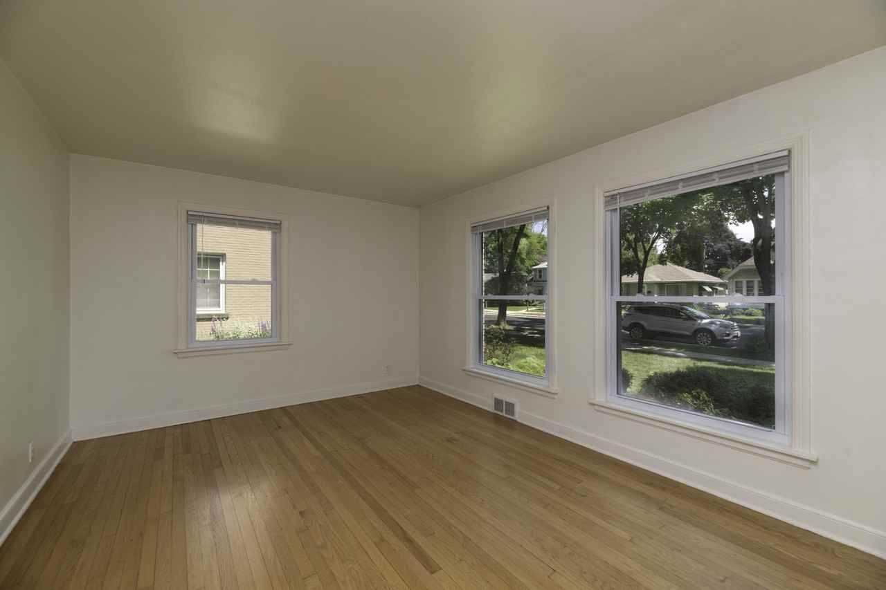 4865 N Mohawk Ave #2 - Photo 5 of 13