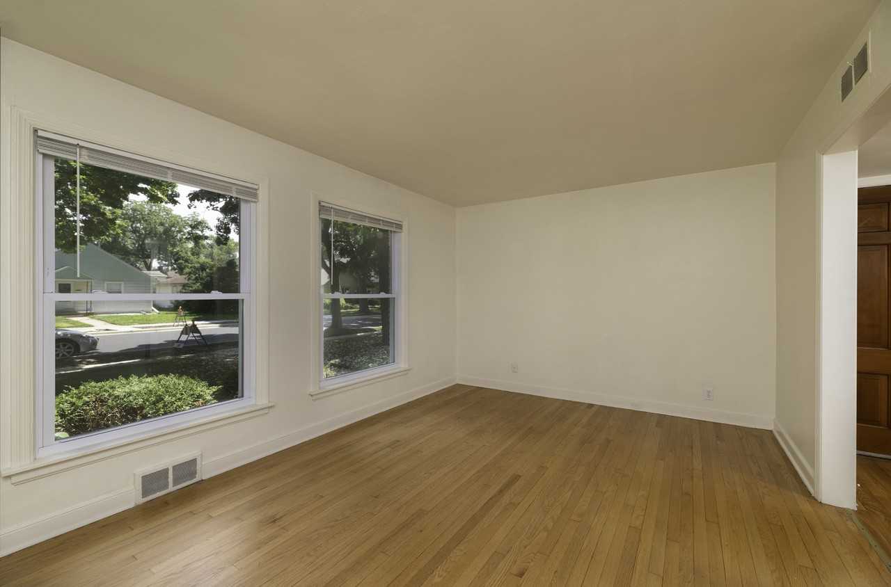 4865 N Mohawk Ave #2 - Photo 6 of 13