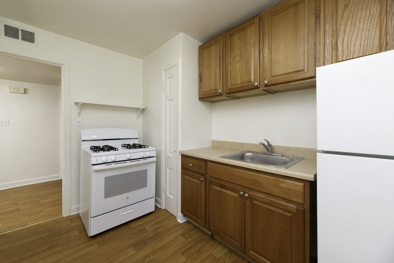 4865 N Mohawk Ave #2 - Photo 7 of 13