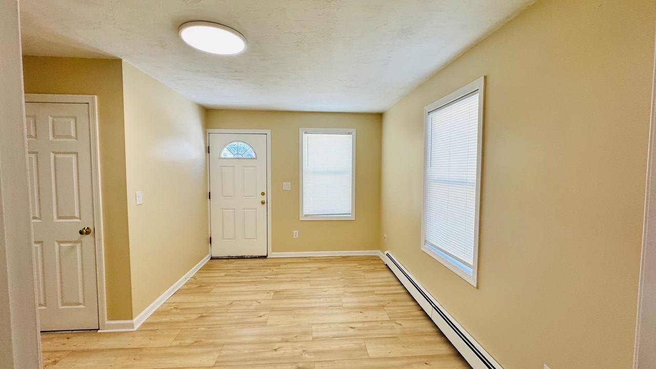 58 Kent St #1 - Photo 2 of 14