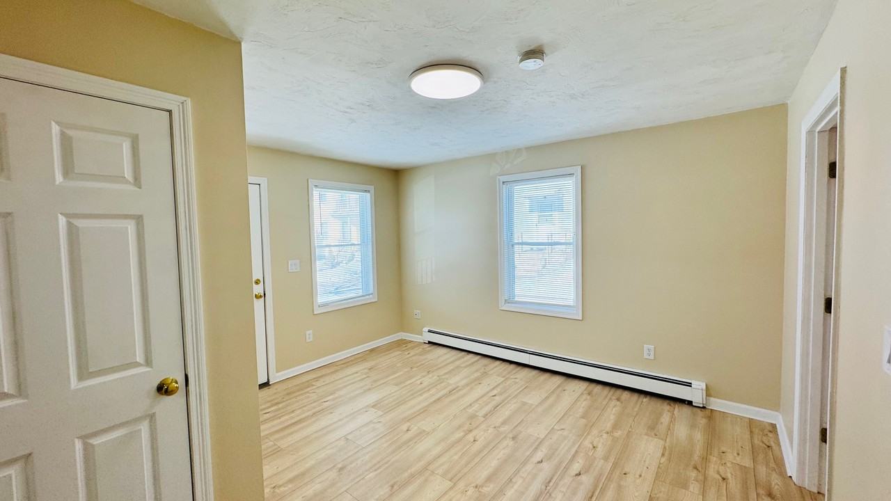 58 Kent St #1 - Photo 5 of 14