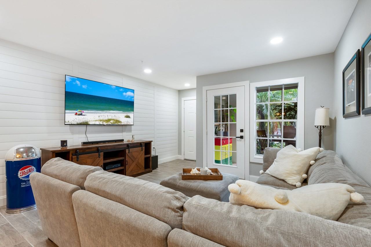 7424 Vista Way #104 - Photo 6 of 26