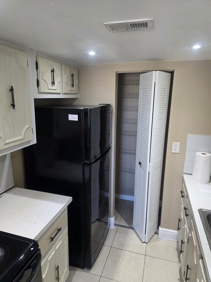 1210 Old Boynton Rd #116 - Photo 4 of 12