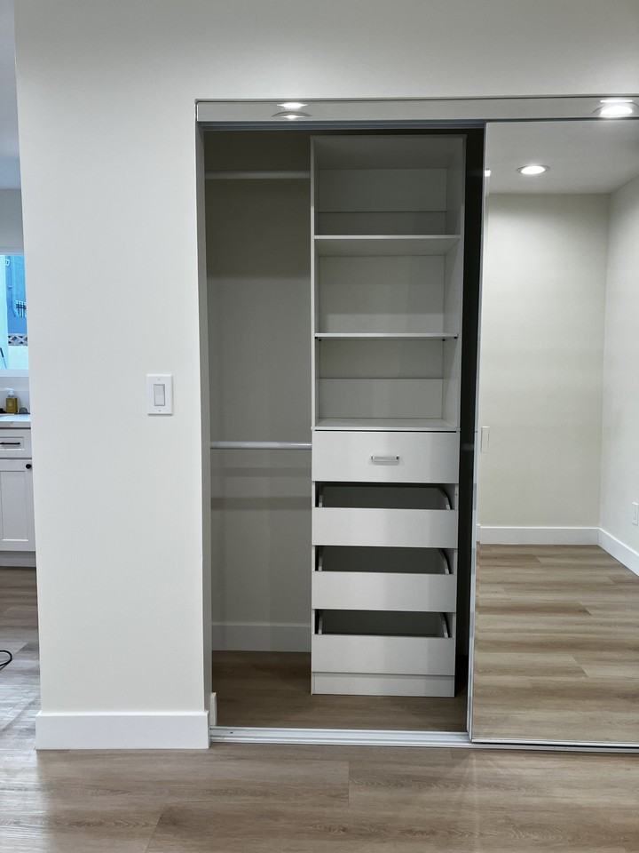 1125 W 81st St #1127 - Photo 7 of 9