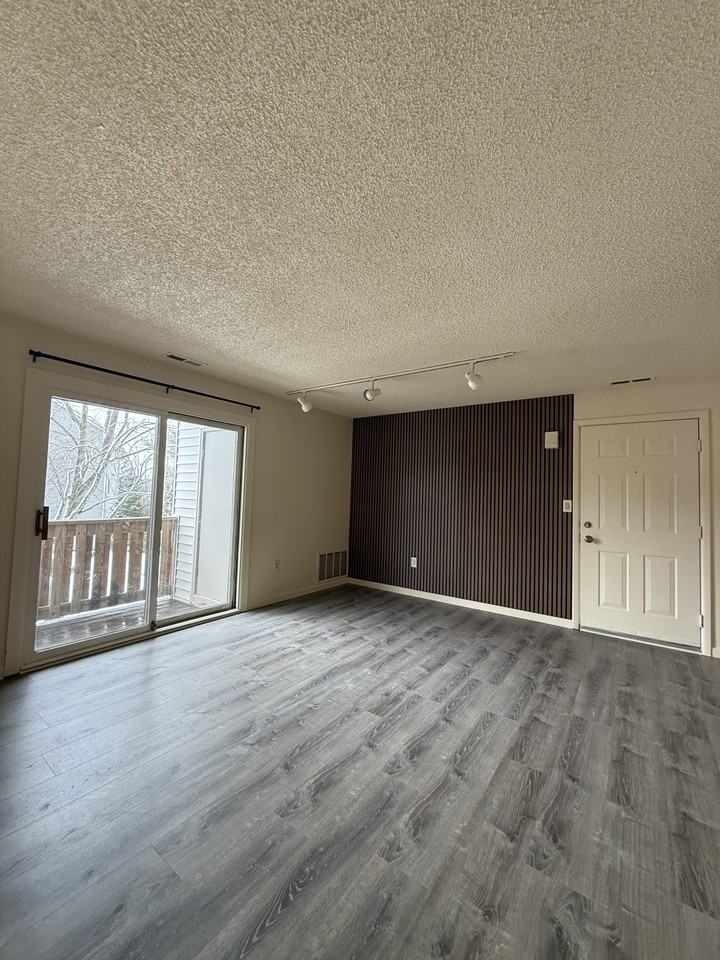 309 Ravens Crest Dr #309 - Photo 3 of 17
