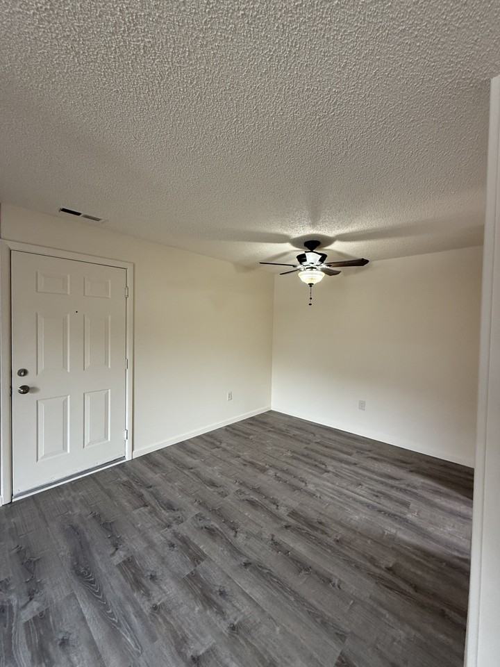 309 Ravens Crest Dr #309 - Photo 5 of 17