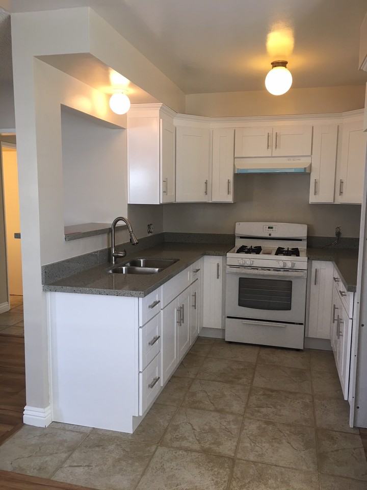 116 N Pacific Ave #3 - Photo 3 of 7