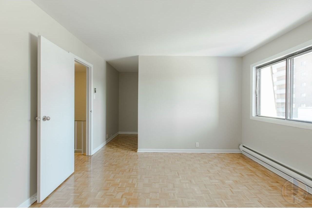 165 Av Frobisher - Photo 6 of 12