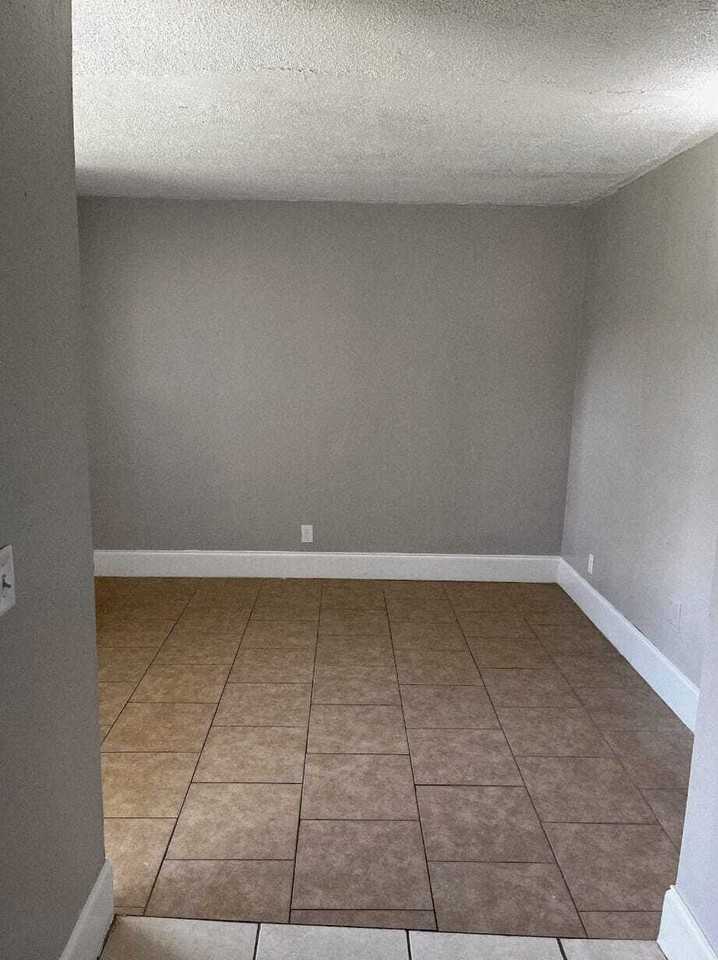 Aria - 1085 Saint Clair St. #6 - Photo 5 of 13