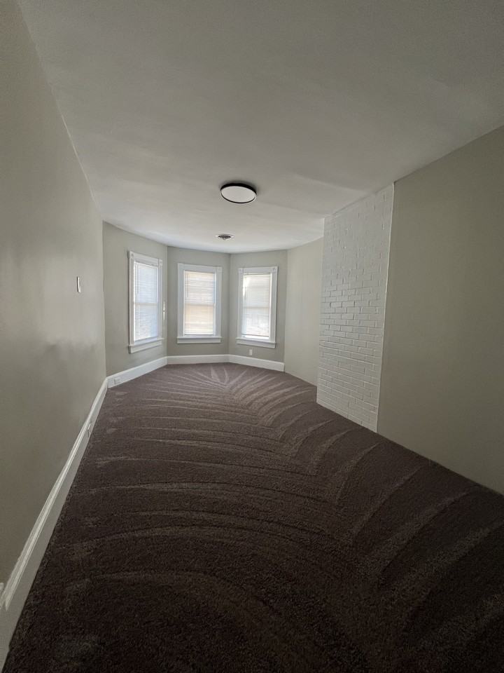 209 North Main Street- APT B - Photo 4 of 8