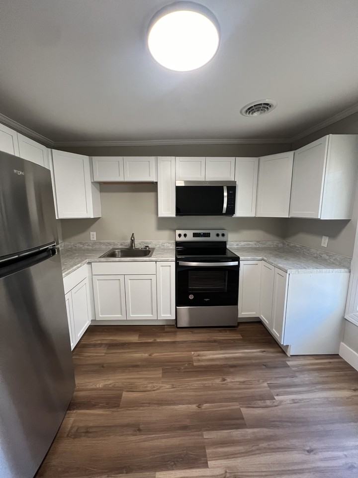 209 North Main Street- APT B - Photo 5 of 8