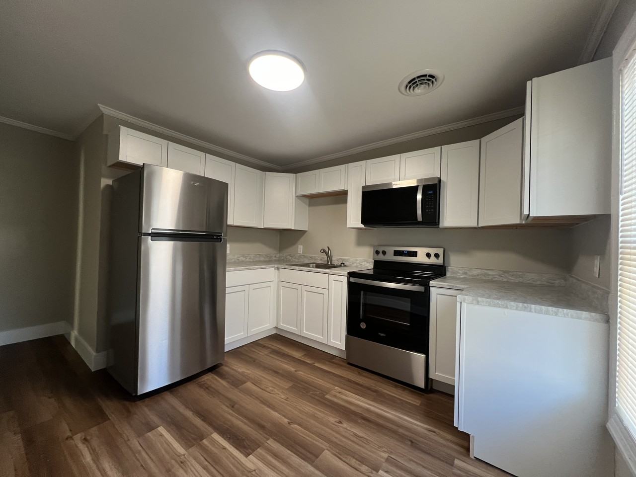 209 North Main Street- APT B - Photo 6 of 8