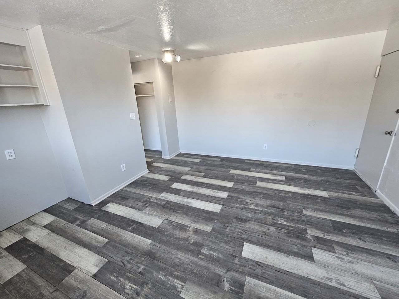 1845 Cliffview Road - Photo 2 of 9