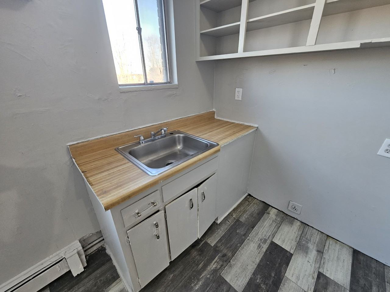 1845 Cliffview Road - Photo 3 of 9