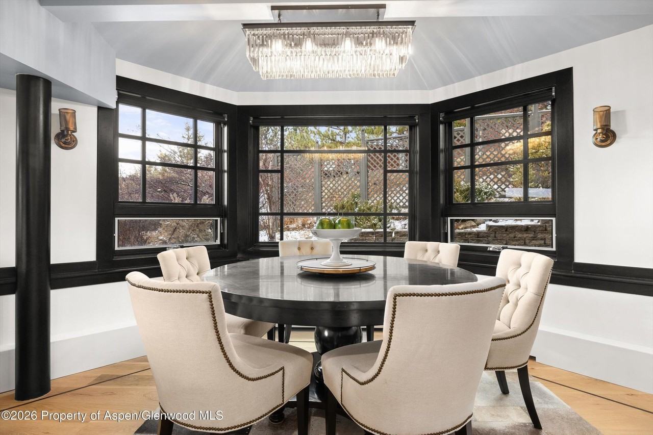 1325 Gateway Rd - Photo 6 of 29